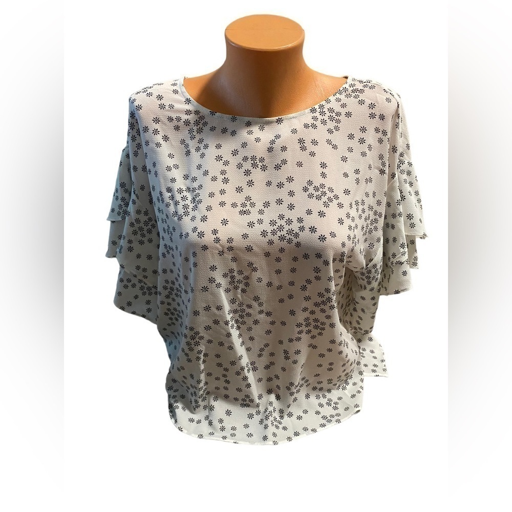 Vince Camuto Women’s Flutter Sleeve Blouse Star Accent Keyhole Back Size Medium